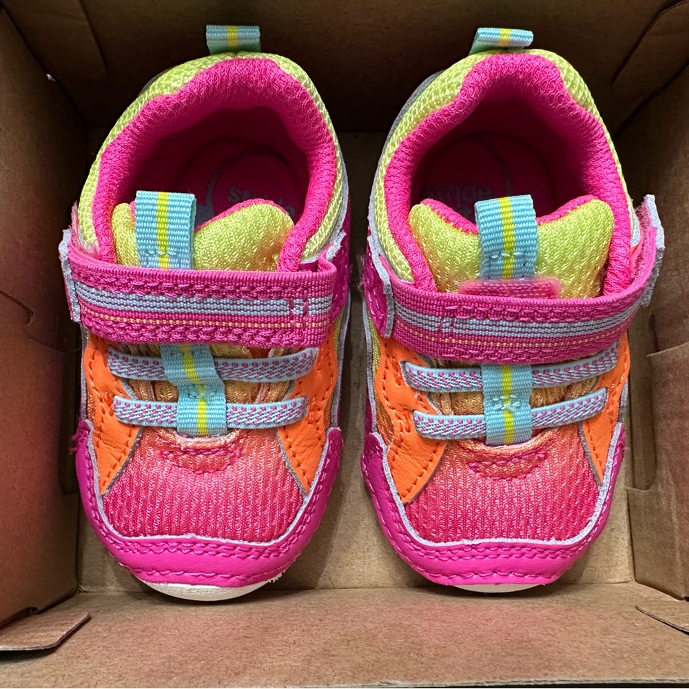 New Stride Rite Baby Sneakers. Size US 3M